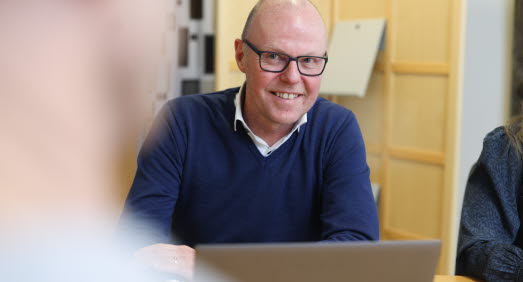 Chef på möte